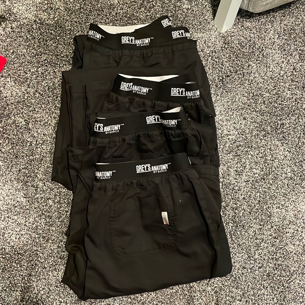 Grey’s Anatomy black L scrub bottoms